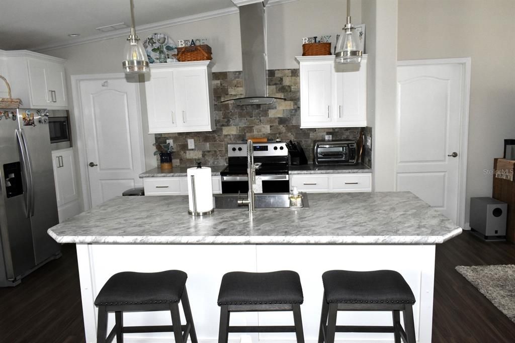 For Sale: $149,999 (3 beds, 2 baths, 1550 Square Feet)