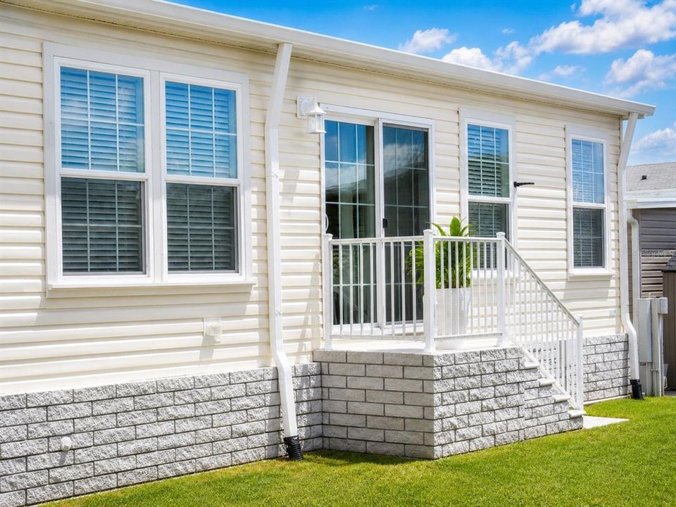 For Sale: $149,999 (3 beds, 2 baths, 1550 Square Feet)