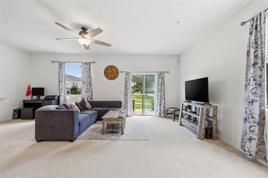 For Sale: $298,500 (3 beds, 2 baths, 1699 Square Feet)