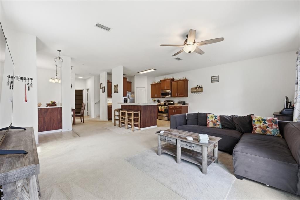 For Sale: $298,500 (3 beds, 2 baths, 1699 Square Feet)