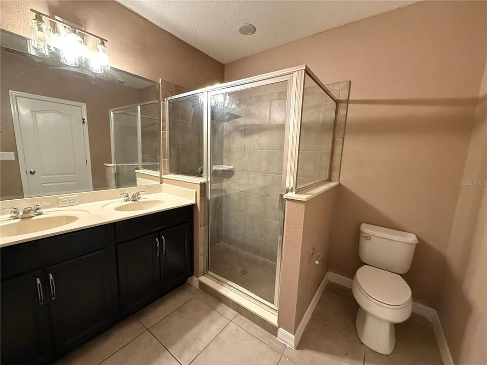 For Sale: $305,000 (3 beds, 2 baths, 1875 Square Feet)