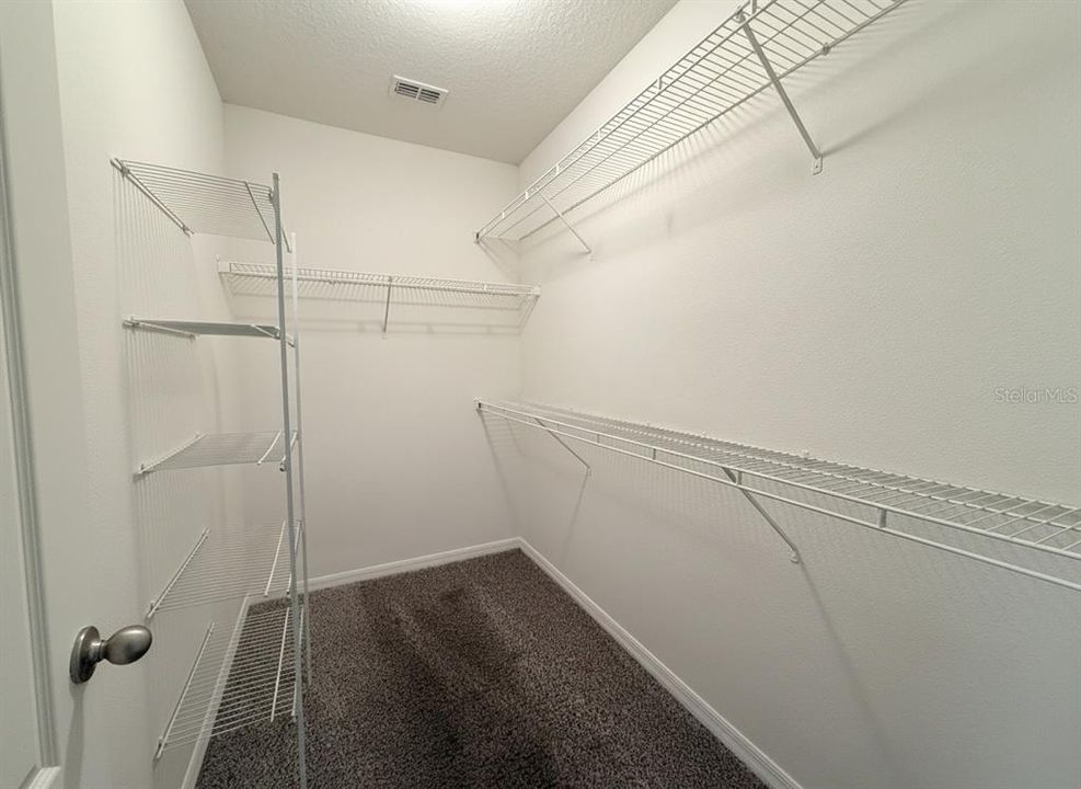 For Sale: $305,000 (3 beds, 2 baths, 1875 Square Feet)