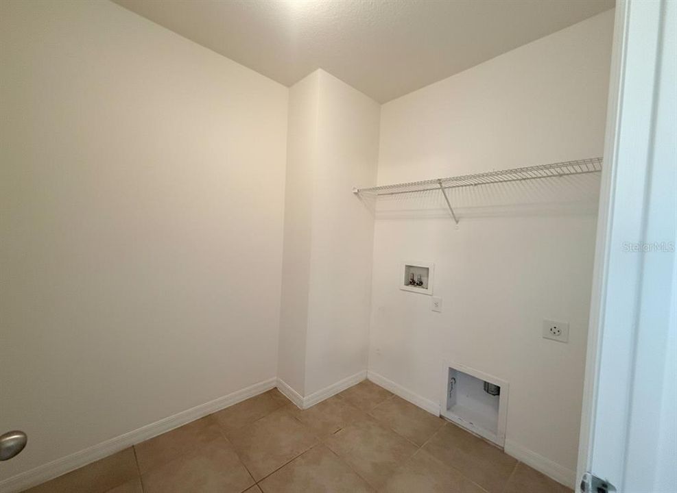 For Sale: $305,000 (3 beds, 2 baths, 1875 Square Feet)