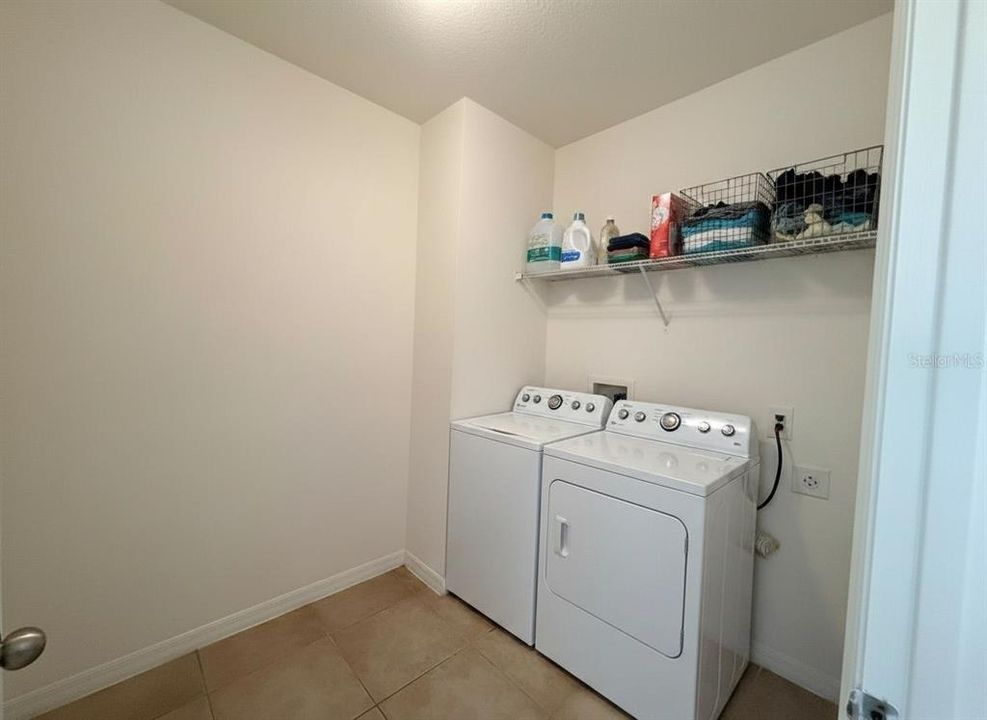 For Sale: $305,000 (3 beds, 2 baths, 1875 Square Feet)