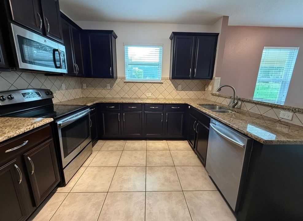 For Sale: $305,000 (3 beds, 2 baths, 1875 Square Feet)