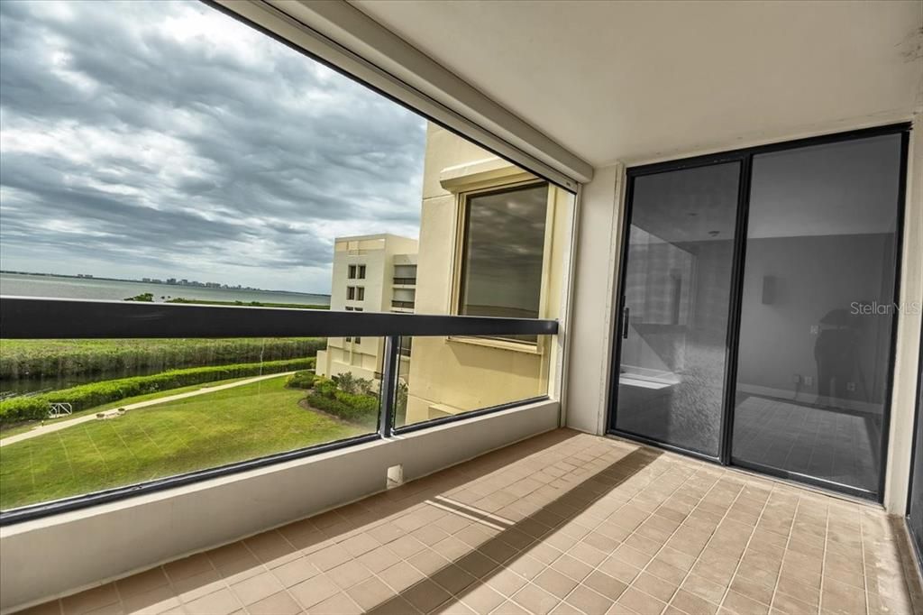 В аренду: $5,495 (2 спален, 2 ванн, 1270 Квадратных фут)