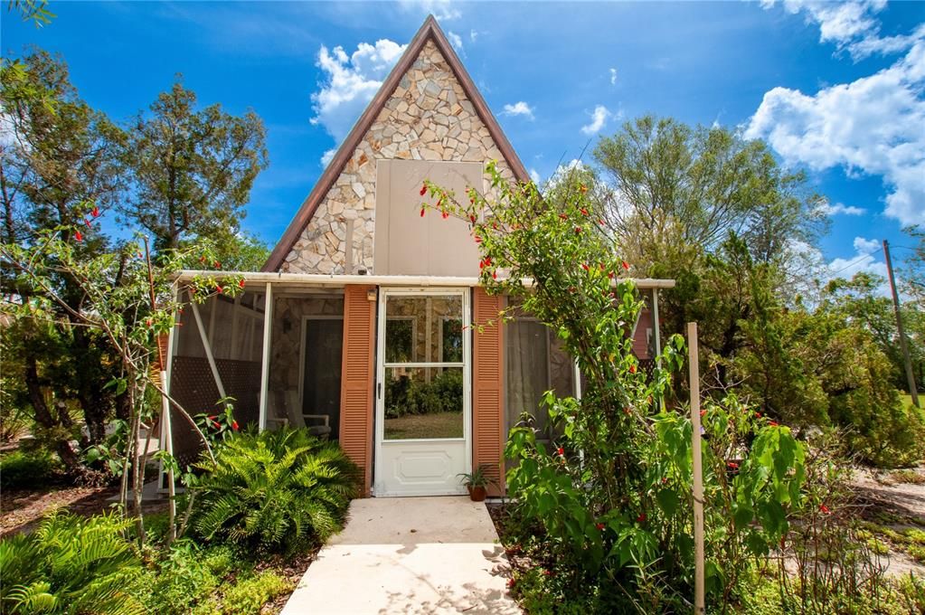 For Sale: $280,000 (1 beds, 2 baths, 1062 Square Feet)