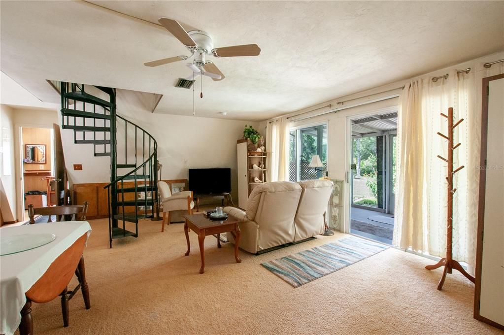 For Sale: $280,000 (1 beds, 2 baths, 1062 Square Feet)