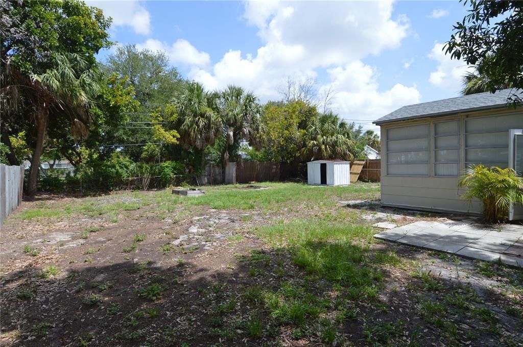 For Rent: $1,800 (3 beds, 1 baths, 1011 Square Feet)