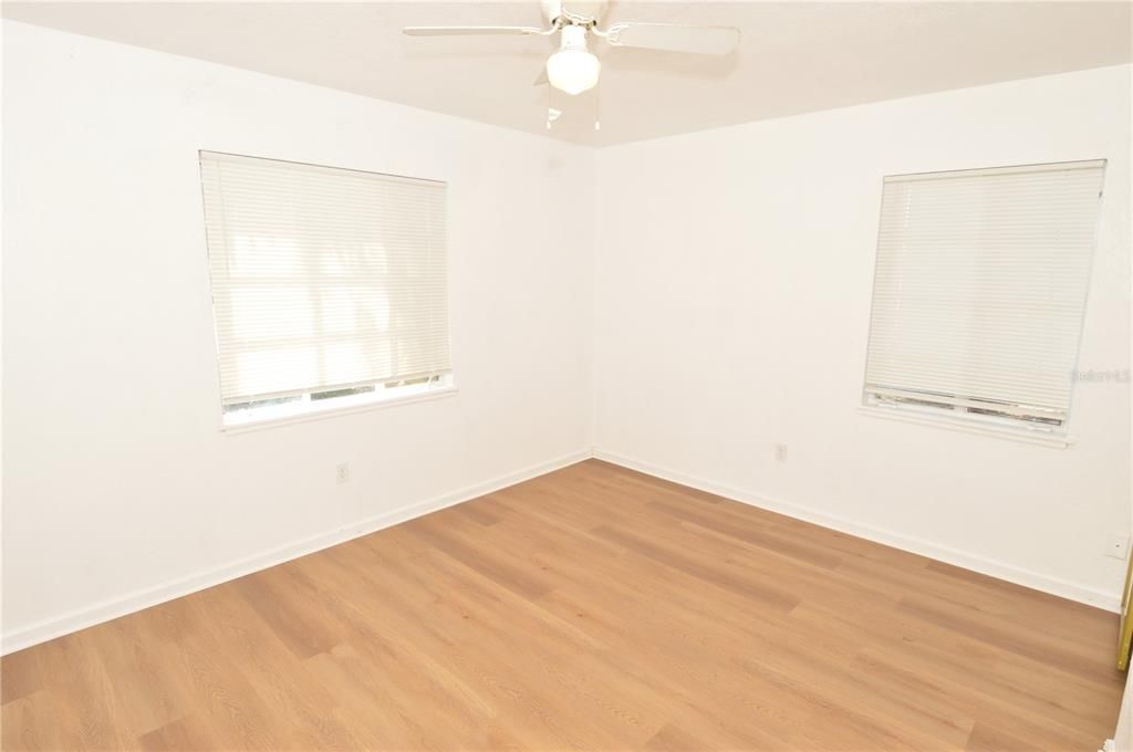 For Rent: $1,800 (3 beds, 1 baths, 1011 Square Feet)