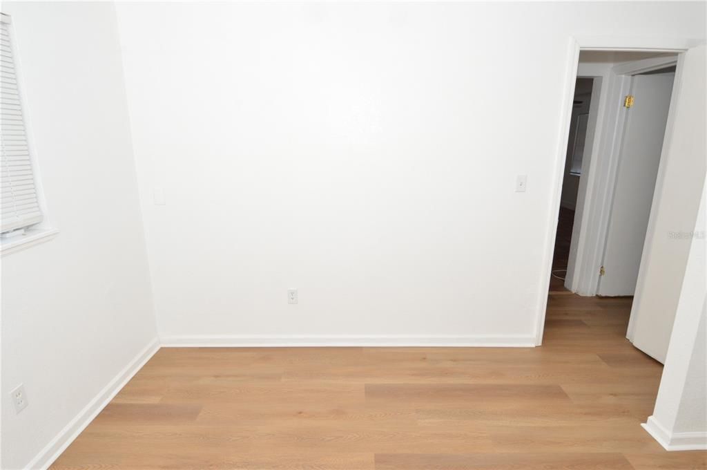 For Rent: $1,800 (3 beds, 1 baths, 1011 Square Feet)