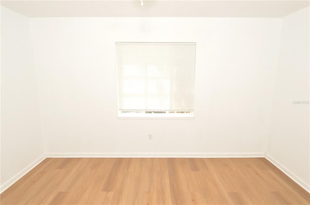 For Rent: $1,800 (3 beds, 1 baths, 1011 Square Feet)