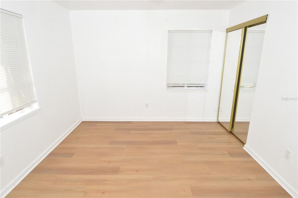 For Rent: $1,800 (3 beds, 1 baths, 1011 Square Feet)