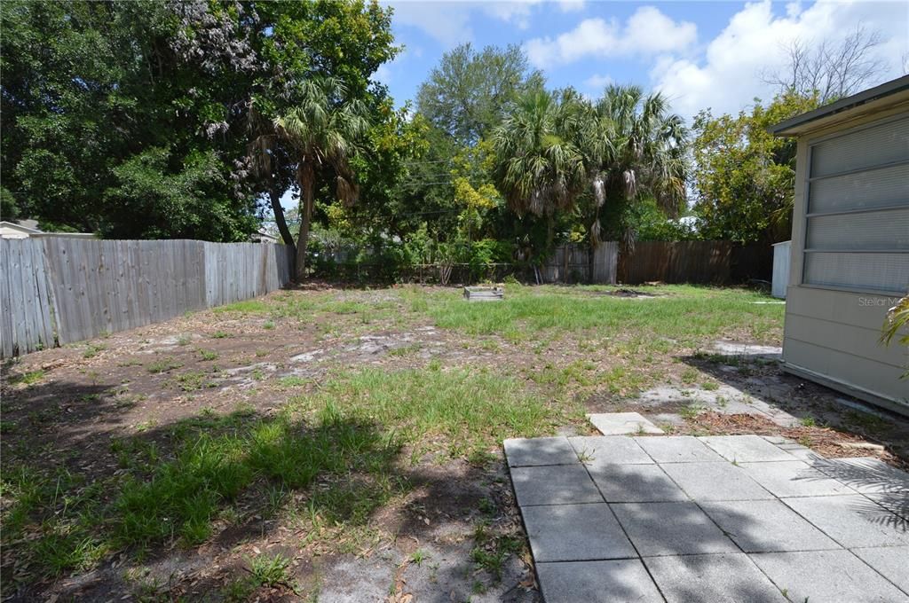For Rent: $1,800 (3 beds, 1 baths, 1011 Square Feet)