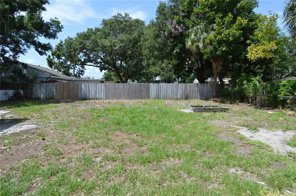 For Rent: $1,800 (3 beds, 1 baths, 1011 Square Feet)