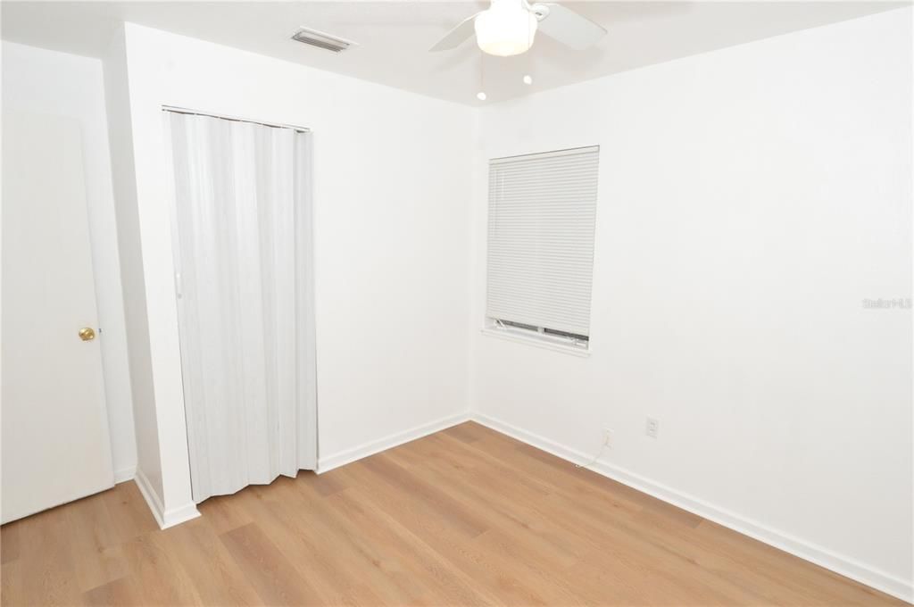 For Rent: $1,800 (3 beds, 1 baths, 1011 Square Feet)
