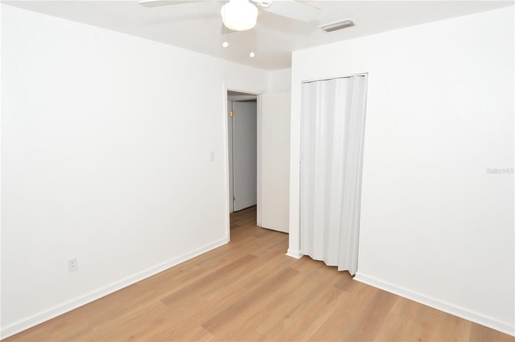 For Rent: $1,800 (3 beds, 1 baths, 1011 Square Feet)