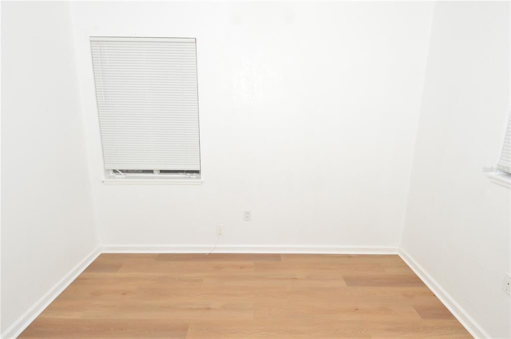 For Rent: $1,800 (3 beds, 1 baths, 1011 Square Feet)