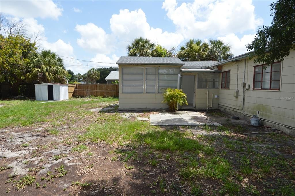 For Rent: $1,800 (3 beds, 1 baths, 1011 Square Feet)