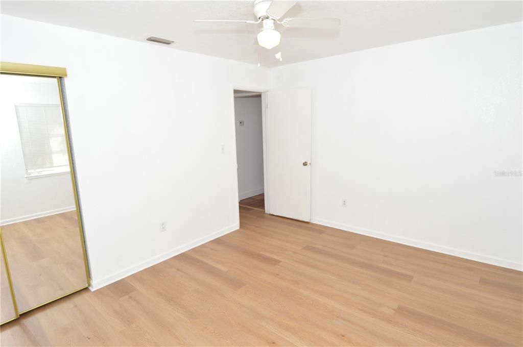For Rent: $1,800 (3 beds, 1 baths, 1011 Square Feet)