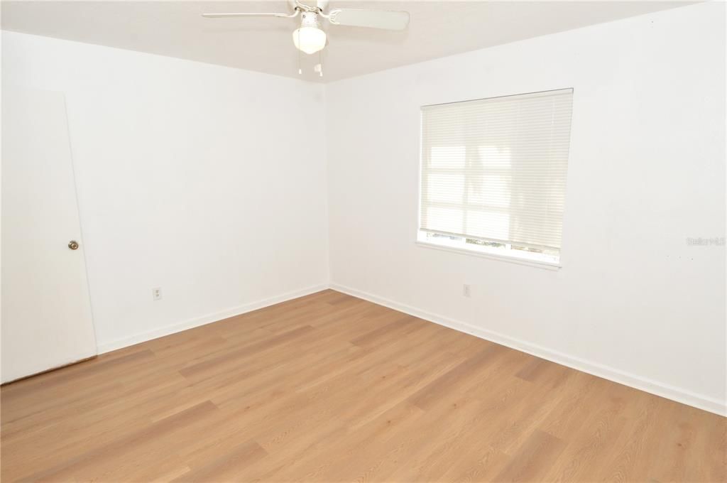 For Rent: $1,800 (3 beds, 1 baths, 1011 Square Feet)