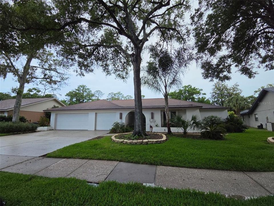 For Sale: $749,000 (5 beds, 3 baths, 3172 Square Feet)