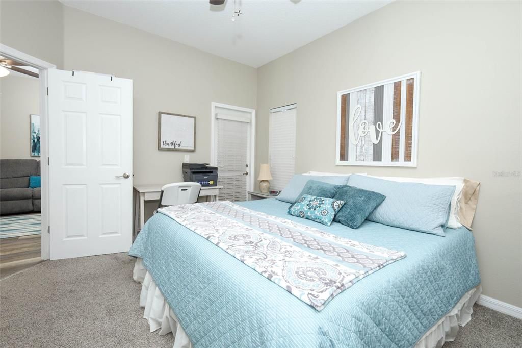 For Sale: $230,000 (2 beds, 2 baths, 1230 Square Feet)