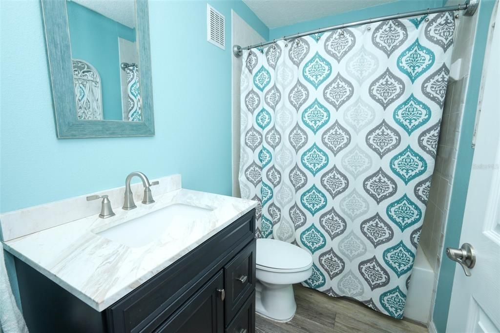 For Sale: $230,000 (2 beds, 2 baths, 1230 Square Feet)