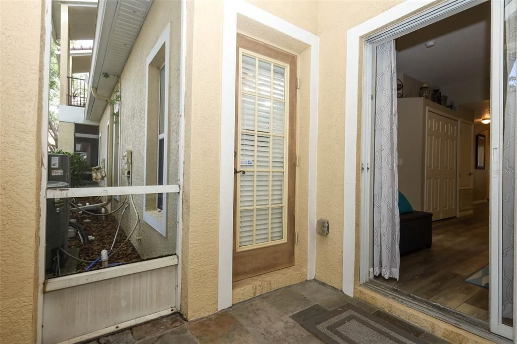For Sale: $230,000 (2 beds, 2 baths, 1230 Square Feet)
