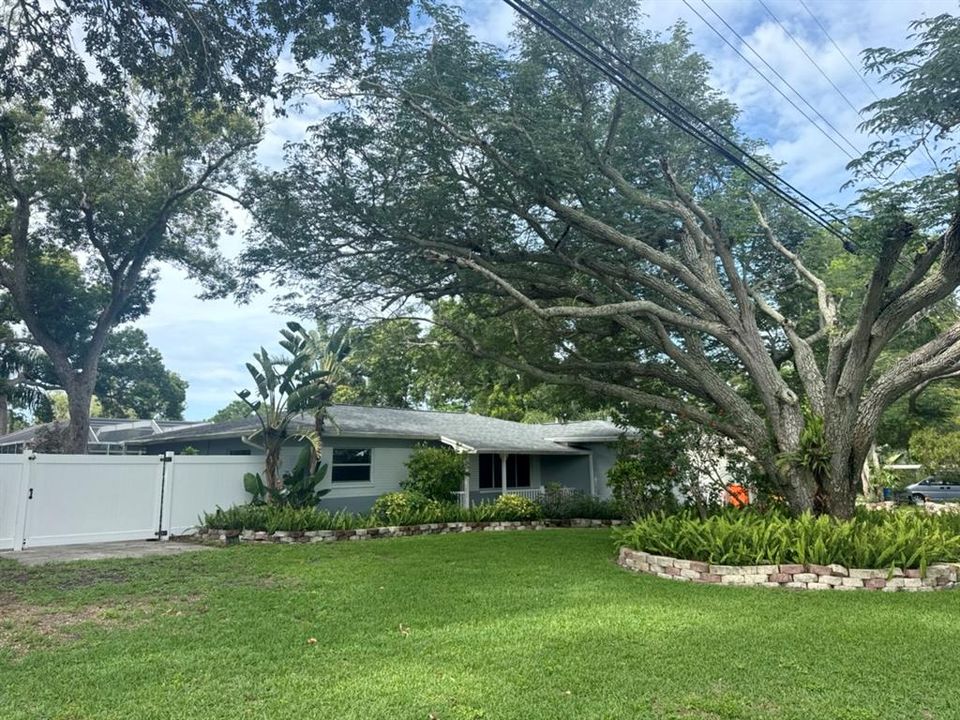 For Sale: $729,000 (3 beds, 3 baths, 2152 Square Feet)