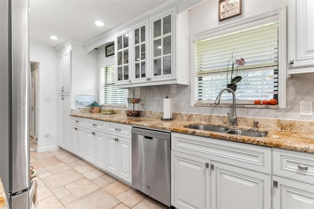 For Sale: $798,700 (2 beds, 2 baths, 1728 Square Feet)
