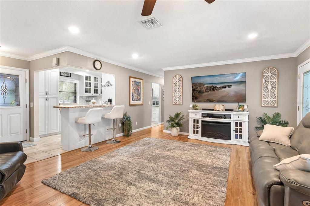 For Sale: $798,700 (2 beds, 2 baths, 1728 Square Feet)