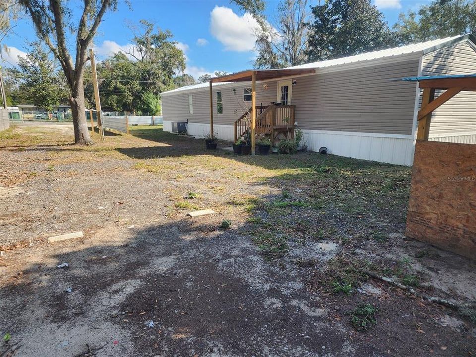 For Sale: $190,000 (3 beds, 2 baths, 1216 Square Feet)