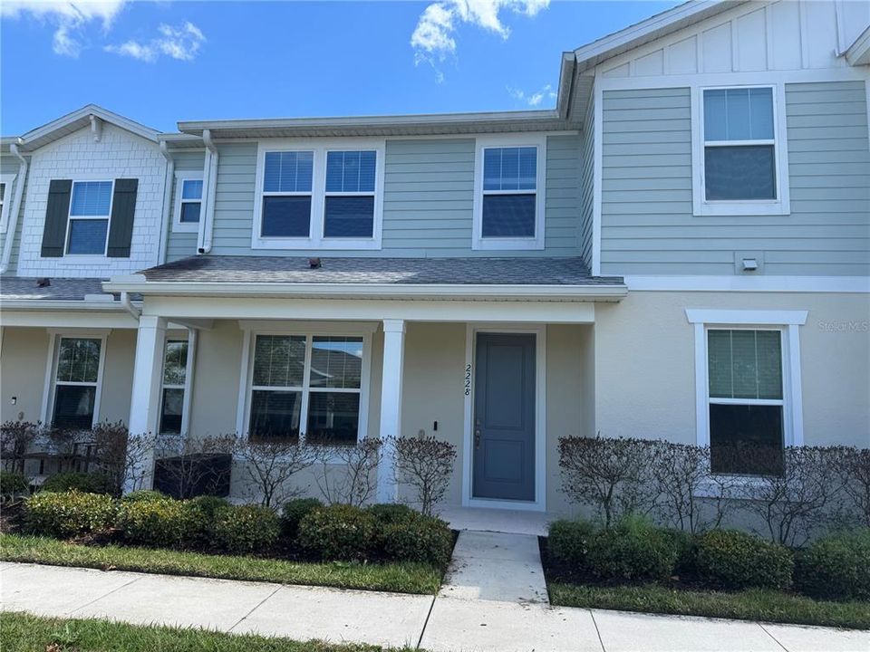 For Rent: $2,450 (3 beds, 2 baths, 1620 Square Feet)