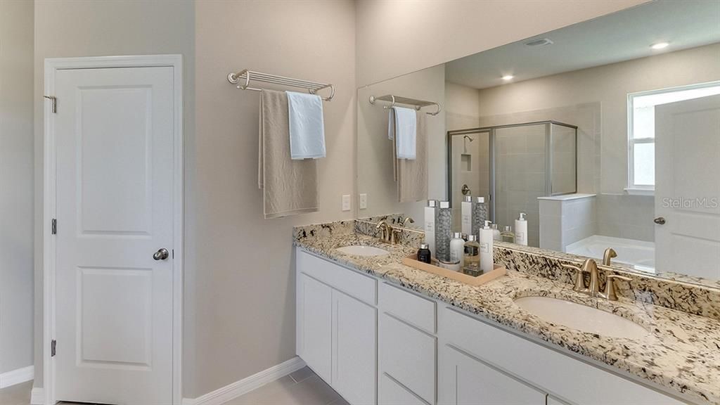 For Sale: $477,990 (3 beds, 2 baths, 1844 Square Feet)