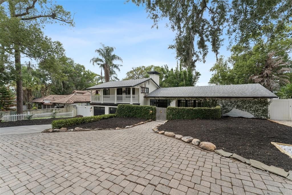 Active With Contract: $995,000 (3 beds, 2 baths, 2304 Square Feet)