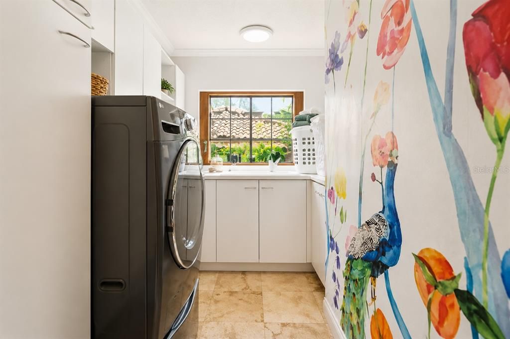 Active With Contract: $995,000 (3 beds, 2 baths, 2304 Square Feet)