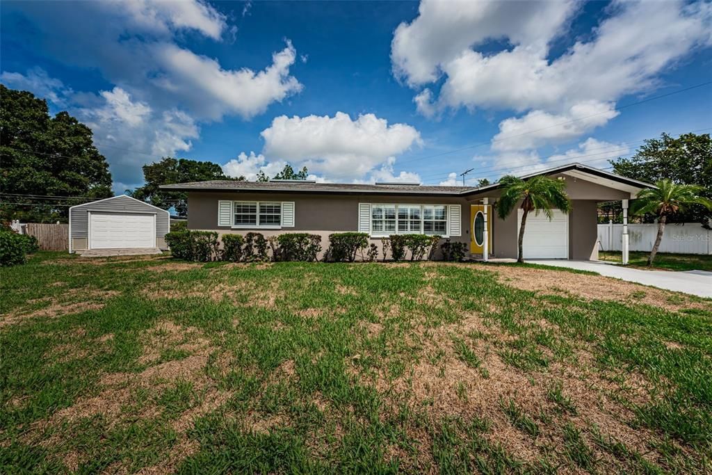 For Sale: $350,000 (2 beds, 1 baths, 984 Square Feet)