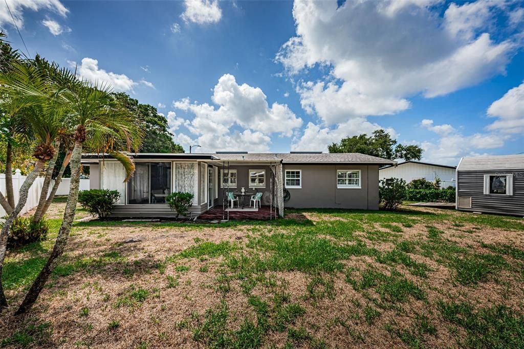 For Sale: $350,000 (2 beds, 1 baths, 984 Square Feet)