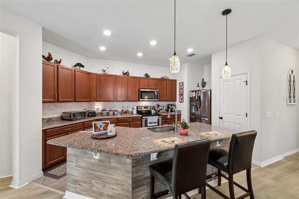 For Sale: $389,000 (4 beds, 2 baths, 1993 Square Feet)