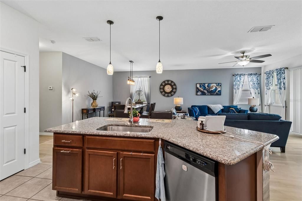 For Sale: $389,000 (4 beds, 2 baths, 1993 Square Feet)