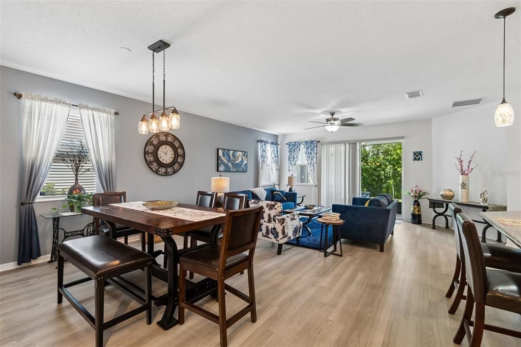 For Sale: $389,000 (4 beds, 2 baths, 1993 Square Feet)