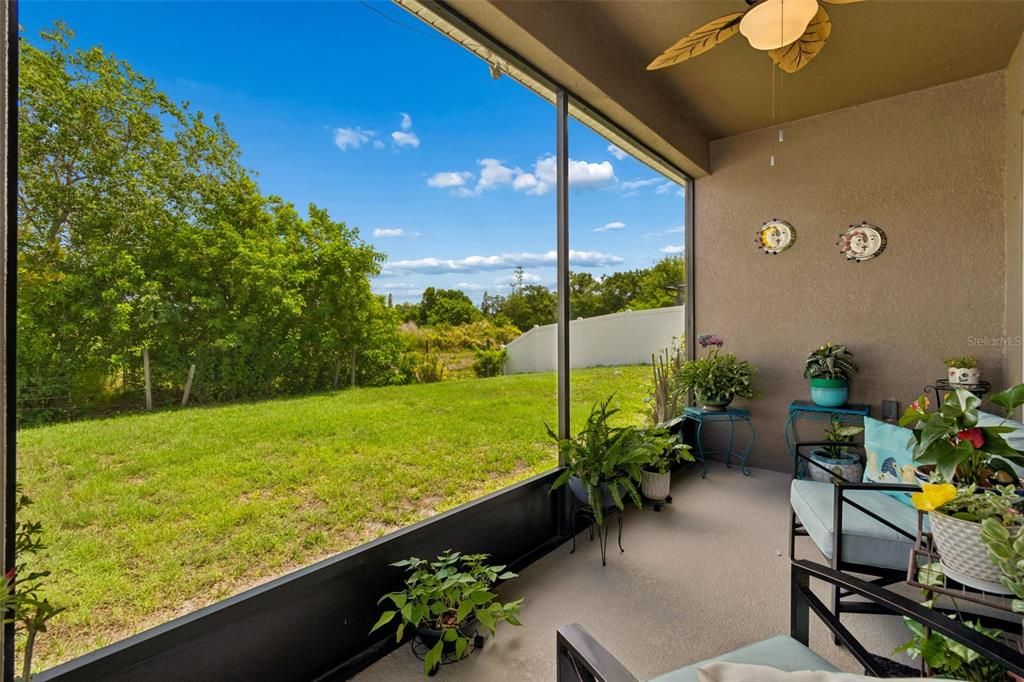 For Sale: $389,000 (4 beds, 2 baths, 1993 Square Feet)
