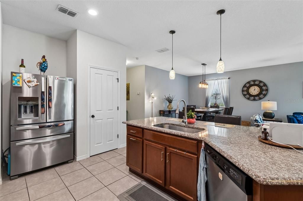 For Sale: $389,000 (4 beds, 2 baths, 1993 Square Feet)