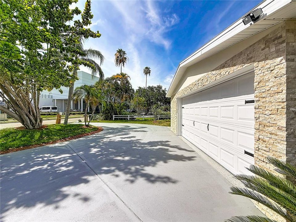 For Sale: $480,000 (3 beds, 2 baths, 1222 Square Feet)