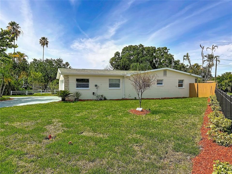 For Sale: $480,000 (3 beds, 2 baths, 1222 Square Feet)