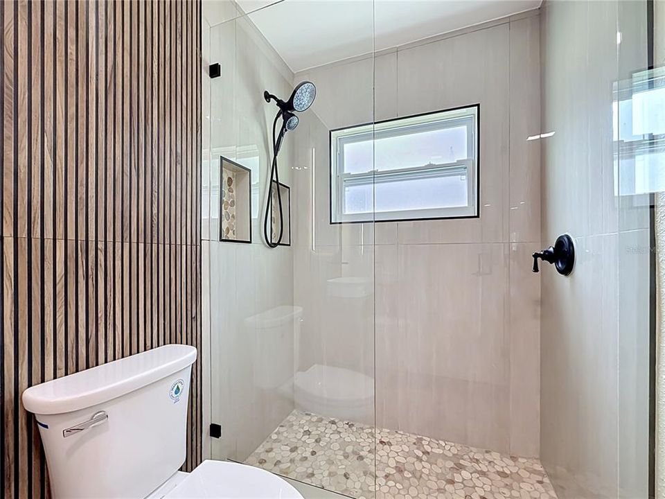 For Sale: $480,000 (3 beds, 2 baths, 1222 Square Feet)
