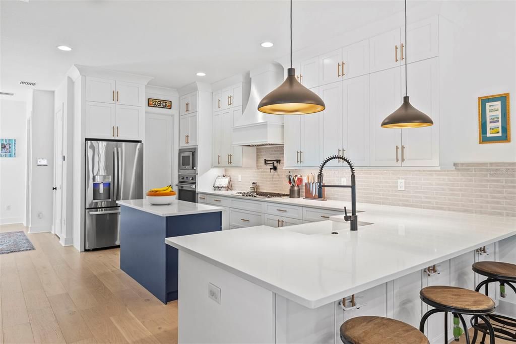 For Sale: $1,050,000 (3 beds, 2 baths, 2360 Square Feet)