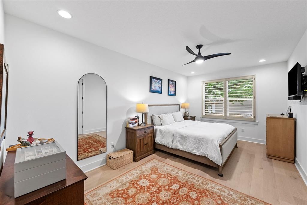 For Sale: $1,050,000 (3 beds, 2 baths, 2360 Square Feet)
