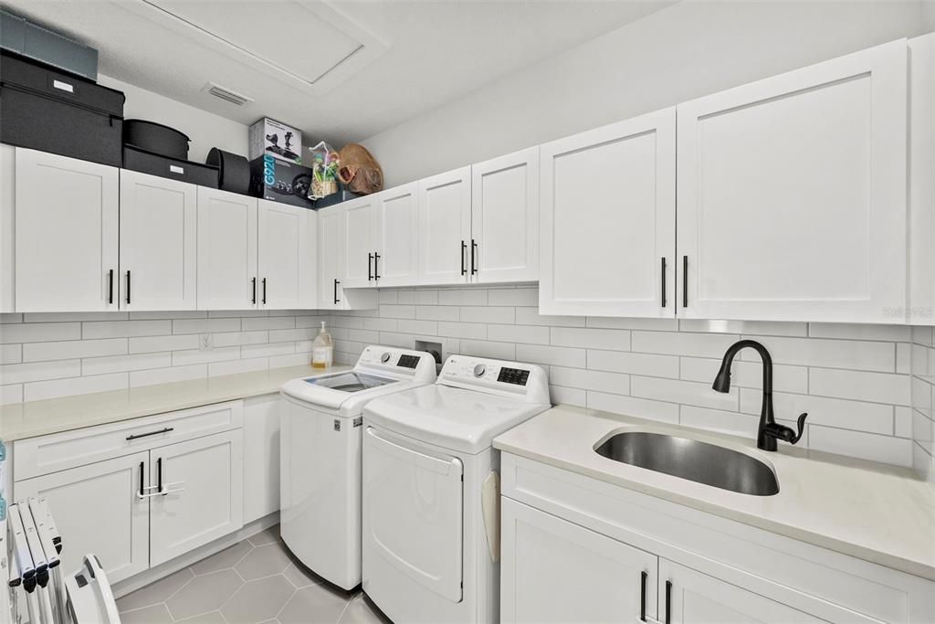 For Sale: $1,050,000 (3 beds, 2 baths, 2360 Square Feet)